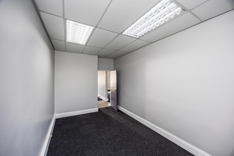 To Let Commercial Property for Rent in Selborne Eastern Cape